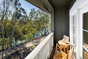 River Terrace Inn