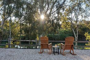 River Terrace Inn