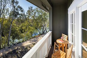 River Terrace Inn
