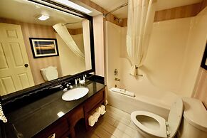 Hamilton Inn Select Beachfront Mackinaw City