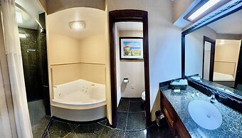 Hamilton Inn Select Beachfront Mackinaw City