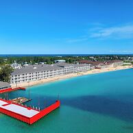 Hamilton Inn Select Beachfront Mackinaw City
