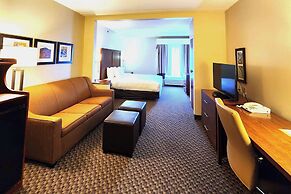 Comfort Inn & Suites Near Pocono Mountains