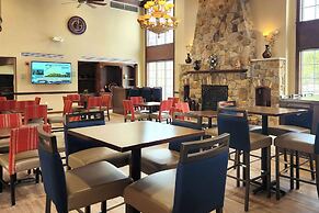 Comfort Inn & Suites Near Pocono Mountains