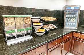 Comfort Inn & Suites Near Pocono Mountains