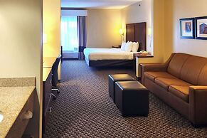 Comfort Inn & Suites Near Pocono Mountains