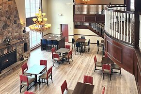 Comfort Inn & Suites Near Pocono Mountains