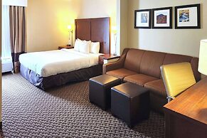 Comfort Inn & Suites Near Pocono Mountains