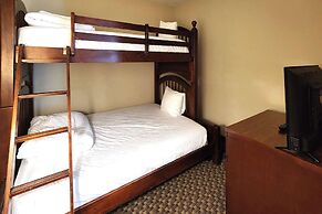 Comfort Inn & Suites Near Pocono Mountains