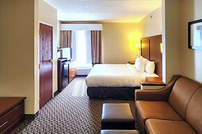 Comfort Inn & Suites Near Pocono Mountains
