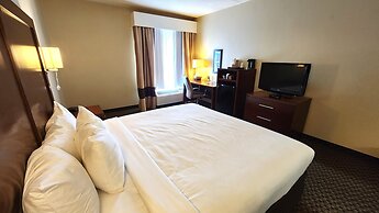 Comfort Inn & Suites Near Pocono Mountains