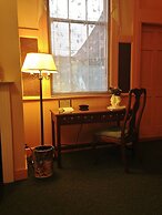 Chambery Inn