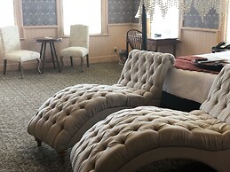 Chambery Inn