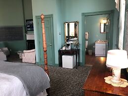 Chambery Inn