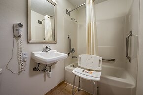 Christopher Inn and Suites