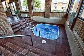 Christopher Inn and Suites