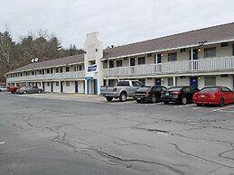 Travelodge by Wyndham Brattleboro VT
