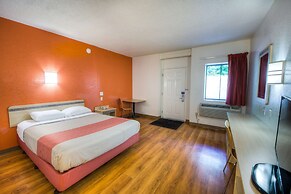 Motel 6 Niantic, CT - New London