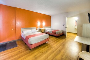 Motel 6 Niantic, CT - New London