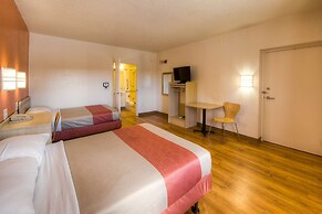 Motel 6 Niantic, CT - New London