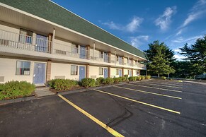 Motel 6 Niantic, CT - New London