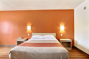 Motel 6 Middleburg Heights, OH - Cleveland