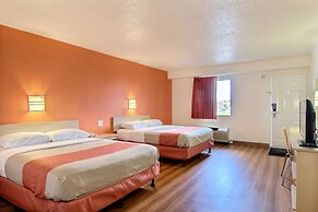 Motel 6 Middleburg Heights, OH - Cleveland