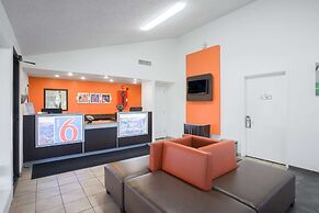 Motel 6 Kingman, AZ - Route 66 West