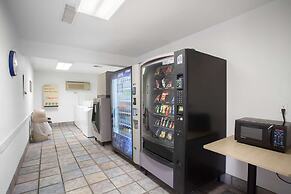 Motel 6 Kingman, AZ - Route 66 West