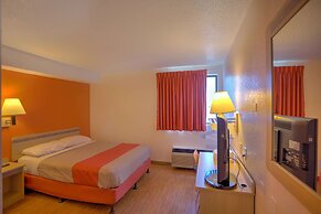 Motel 6 Council Bluffs, IA - Omaha East