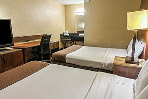 OYO Hotel Mobile, AL I-65 at Airport Blvd