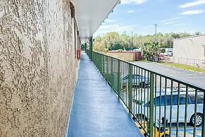 OYO Hotel Mobile, AL I-65 at Airport Blvd