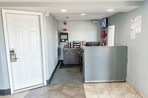 OYO Hotel Mobile, AL I-65 at Airport Blvd