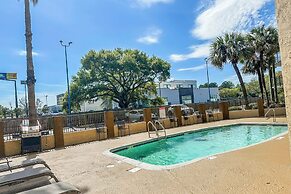 OYO Hotel Mobile, AL I-65 at Airport Blvd