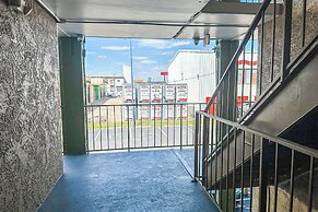 OYO Hotel Mobile, AL I-65 at Airport Blvd