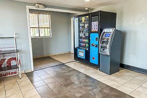 OYO Hotel Mobile, AL I-65 at Airport Blvd