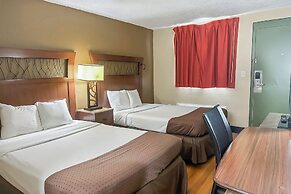 OYO Hotel Mobile, AL I-65 at Airport Blvd