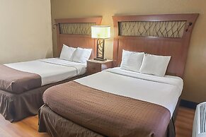 OYO Hotel Mobile, AL I-65 at Airport Blvd