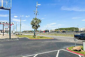 OYO Hotel Mobile, AL I-65 at Airport Blvd