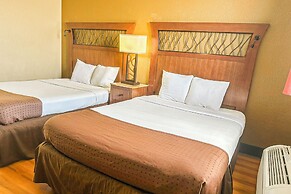 OYO Hotel Mobile, AL I-65 at Airport Blvd