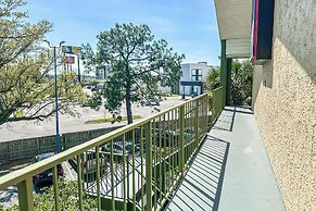 OYO Hotel Mobile, AL I-65 at Airport Blvd