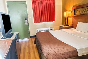 OYO Hotel Mobile, AL I-65 at Airport Blvd