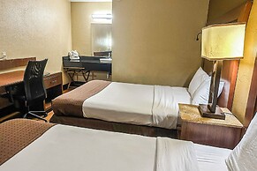 OYO Hotel Mobile, AL I-65 at Airport Blvd