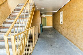 OYO Hotel Mobile, AL I-65 at Airport Blvd