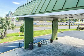 OYO Hotel Mobile, AL I-65 at Airport Blvd