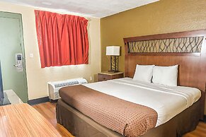 OYO Hotel Mobile, AL I-65 at Airport Blvd