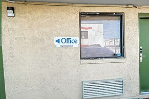 OYO Hotel Mobile, AL I-65 at Airport Blvd