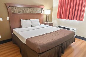 OYO Hotel Mobile, AL I-65 at Airport Blvd