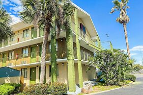 OYO Hotel Mobile, AL I-65 at Airport Blvd