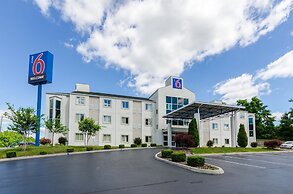 Motel 6 Bristol, VA